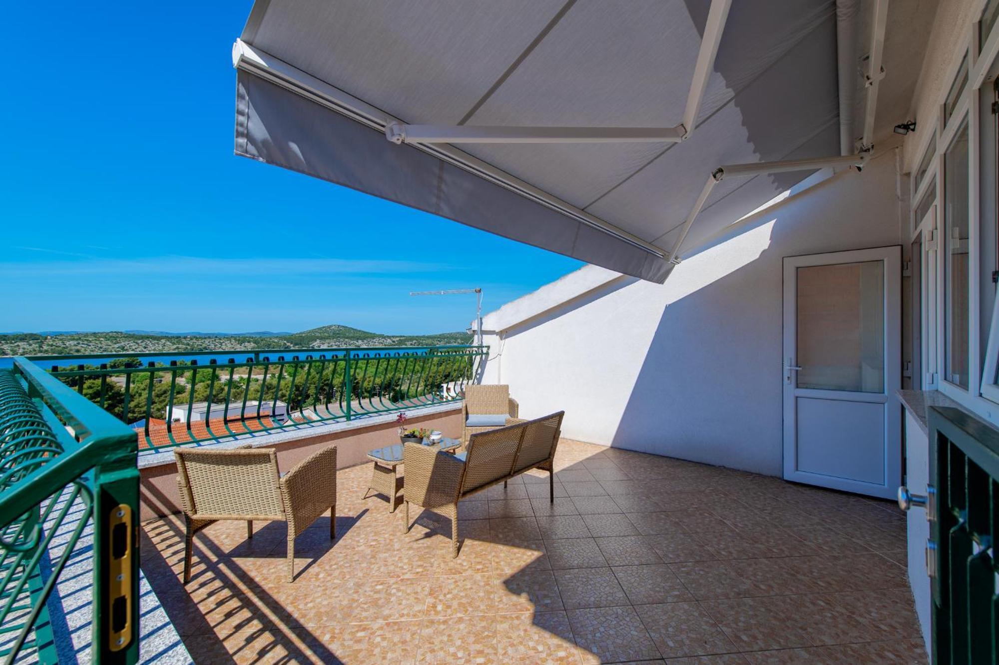 Abi Attic Apartment Σίμπενικ Εξωτερικό φωτογραφία